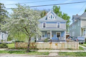 view of front of home with covered porch