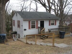 view of front facade featuring a deck