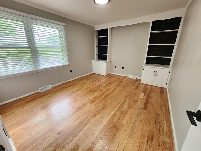 empty room featuring light hardwood / wood-style flooring