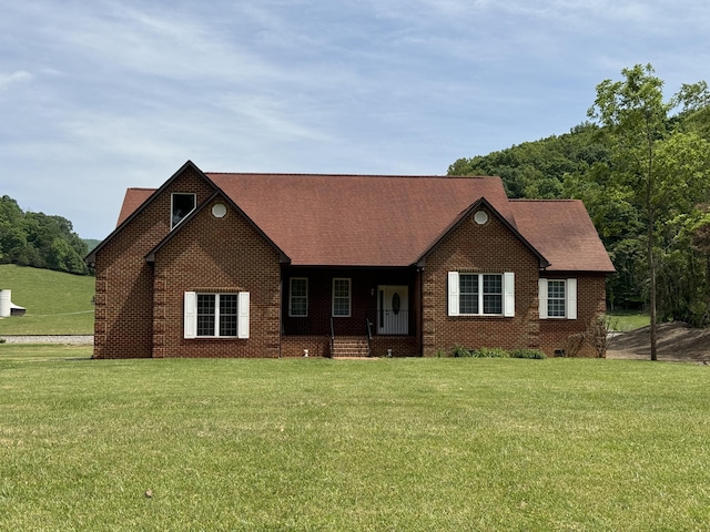 view of front of house featuring a front yard