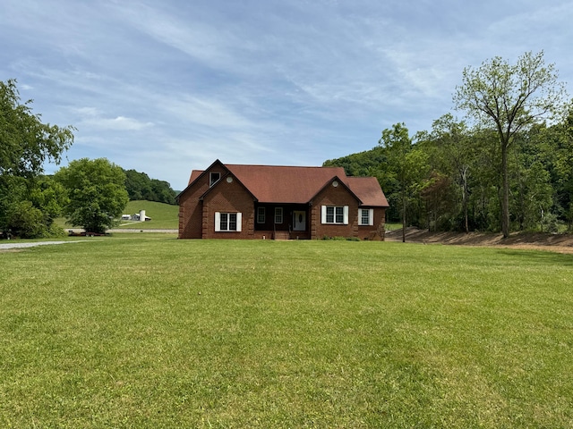 view of front of house with a front yard