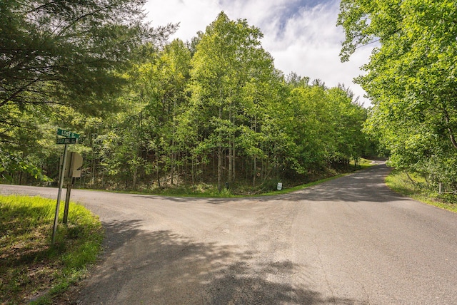 5620 Lost Dr, Roanoke, VA 24018