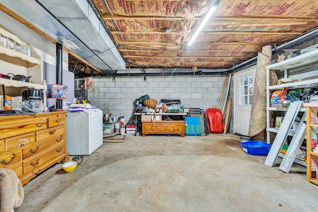 basement featuring washer / clothes dryer