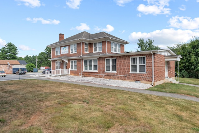 view of front of property with a front yard