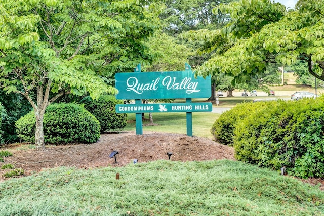 view of community / neighborhood sign