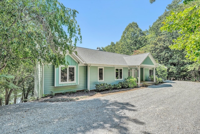 view of front of property featuring covered porch