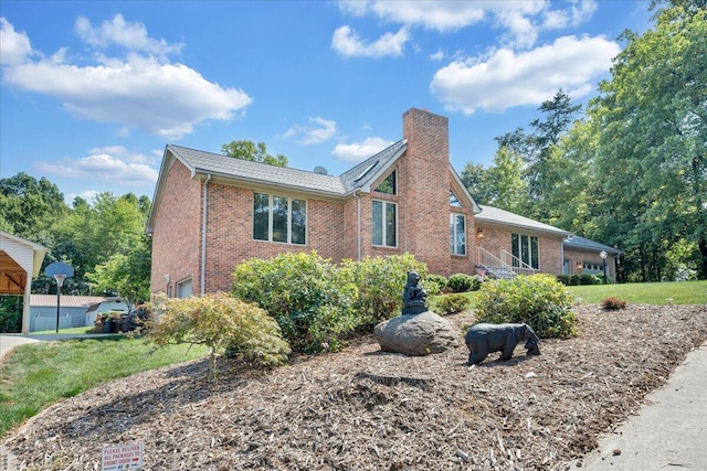 exterior space featuring a front yard