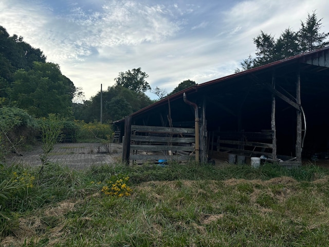 view of outdoor structure