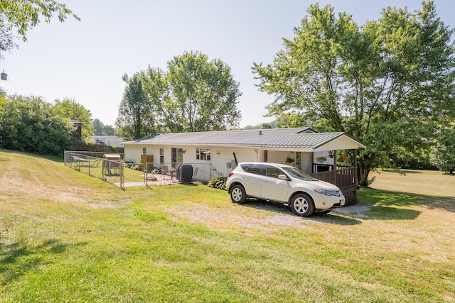 view of front of property with a front lawn