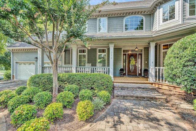 view of front facade with a garage