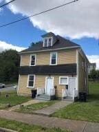1629 Chapman Ave SW, Roanoke, VA 24016 - view of front facade with a front yard