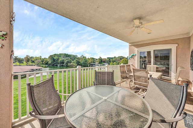 balcony featuring ceiling fan