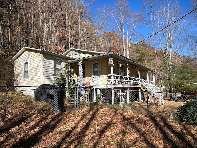 view of front of home featuring covered porch