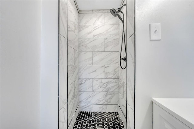 2422 Kingston Rd NW, Roanoke, VA 24017 - bathroom with tiled shower and vanity