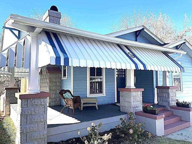 view of front facade featuring covered porch