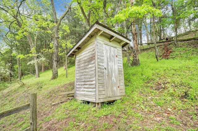 view of outdoor structure