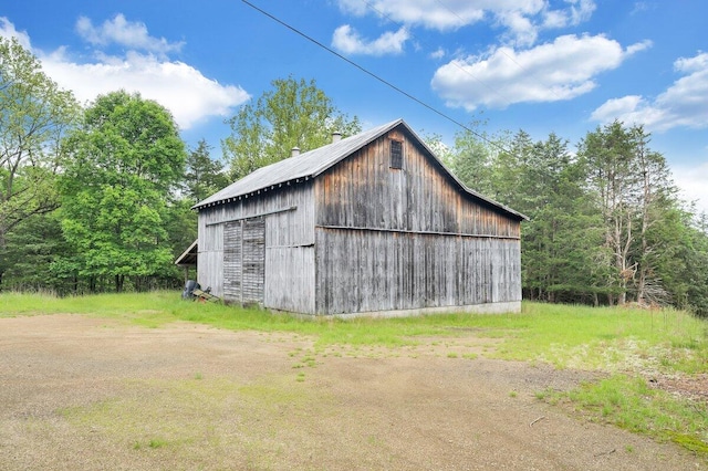 view of outbuilding