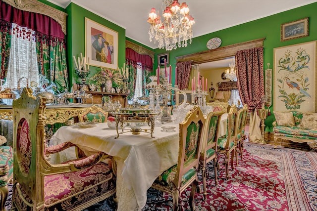 dining space with a notable chandelier