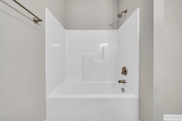 bathroom featuring shower / tub combination