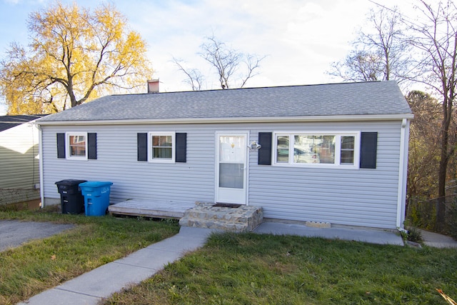 view of front of house featuring a front yard