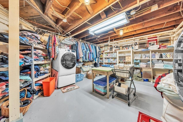 basement with washer / dryer