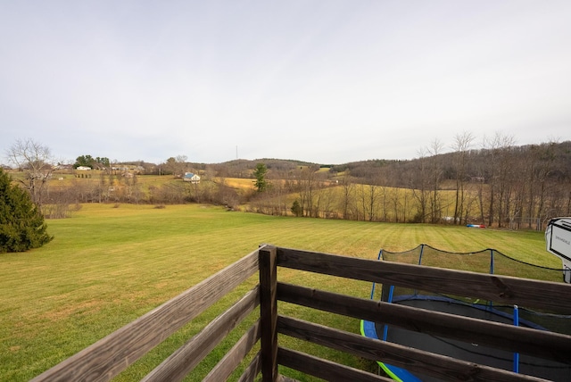 view of yard featuring a rural view