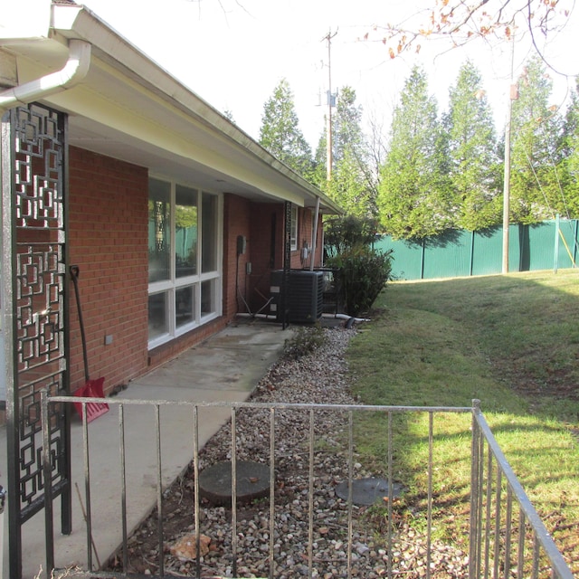 view of yard with cooling unit