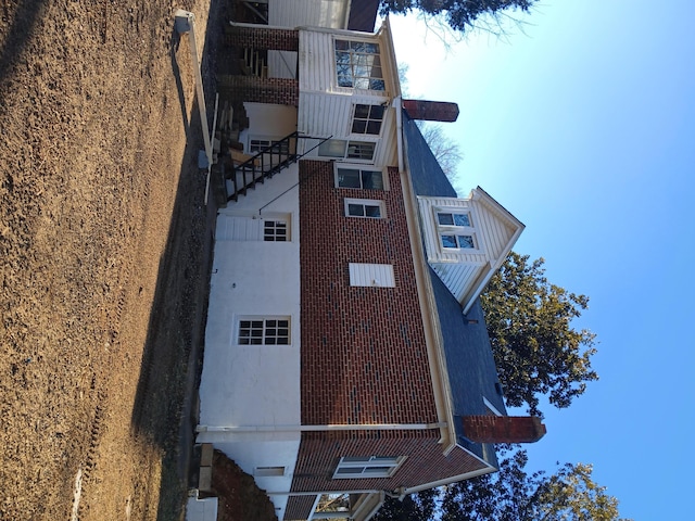 view of front facade