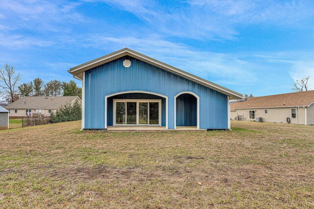306 Carey Ave, Salem, VA 24153 - rear view of property with central AC unit and a yard