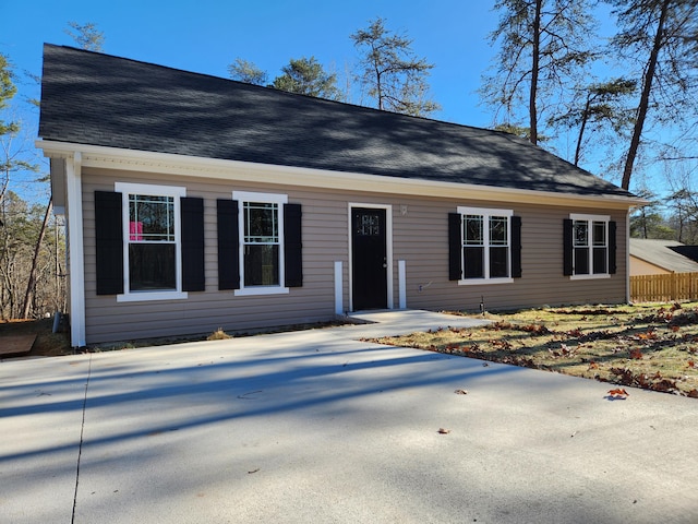 view of front of property