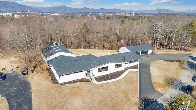 bird's eye view with a mountain view