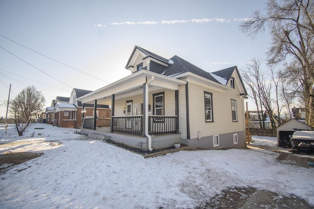 view of front of property featuring covered porch