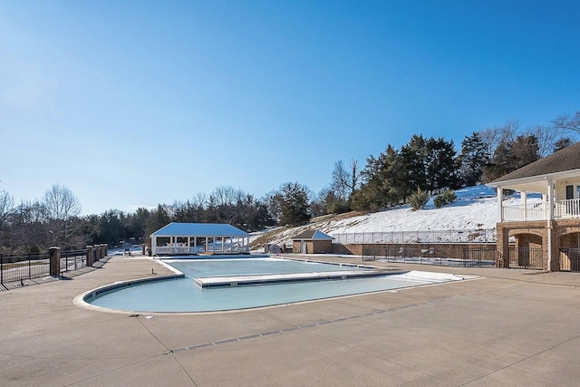 view of swimming pool