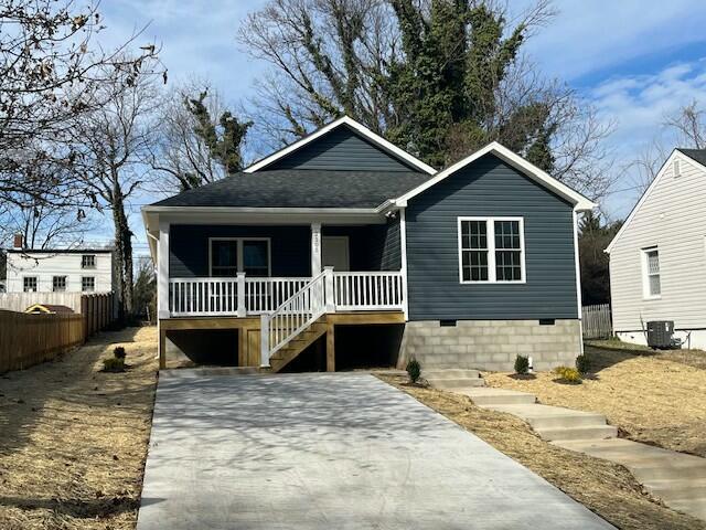 bungalow featuring covered porch