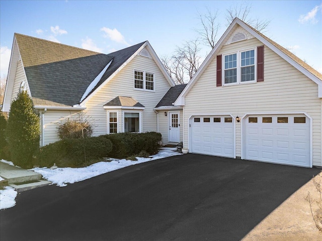 view of front property featuring a garage