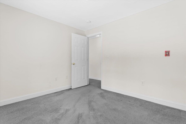 empty room featuring carpet