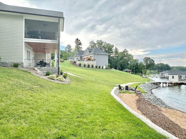 view of yard with ceiling fan