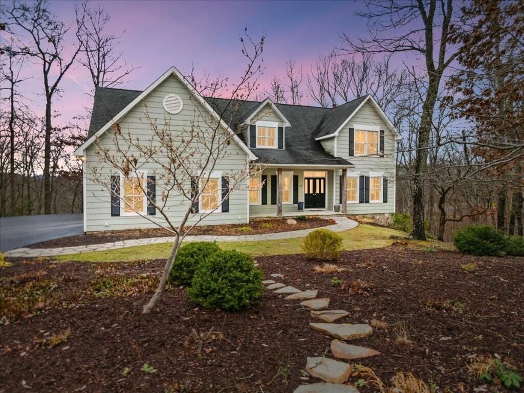 view of front of house featuring a porch