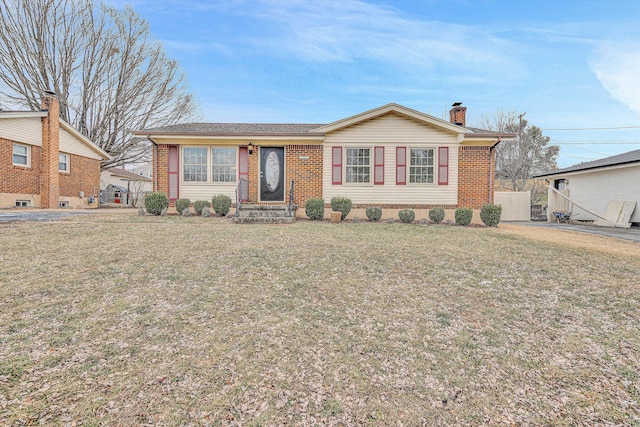 view of front of property with a front yard