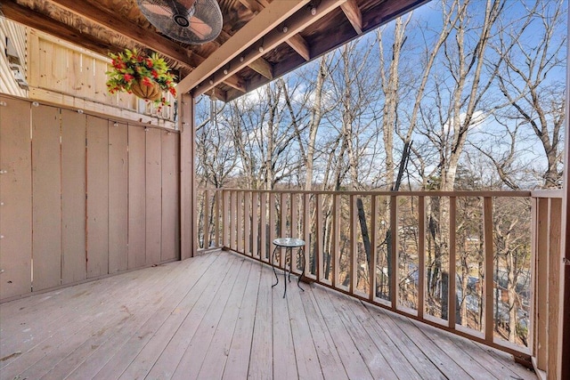 deck with ceiling fan