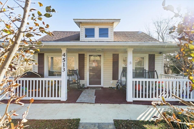 view of front facade featuring a porch