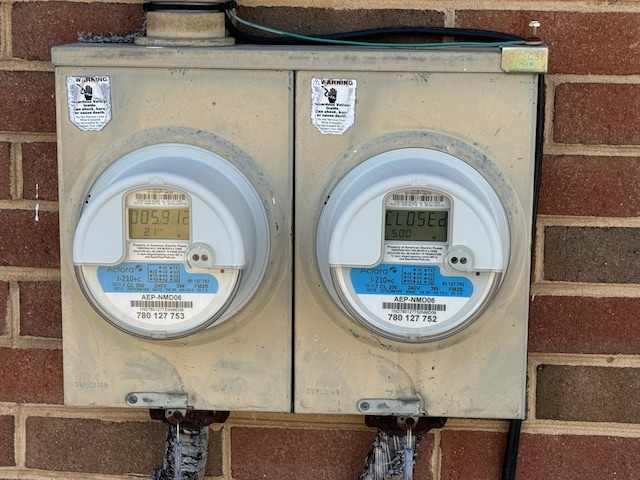 1075 Windstar Cir, Vinton, VA 24179 - exterior view of electric meter