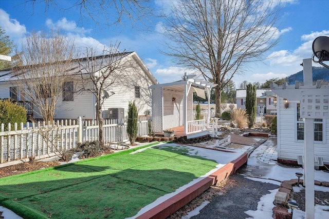 view of yard with a pergola