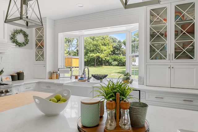 dining space featuring sink