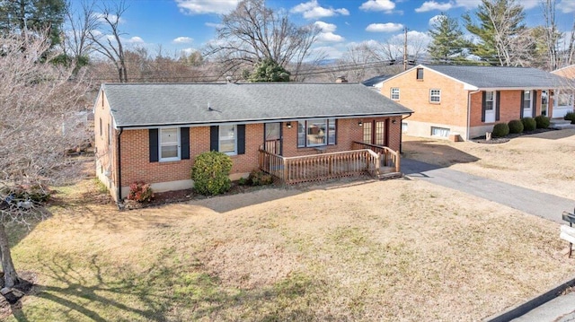 ranch-style house with a porch