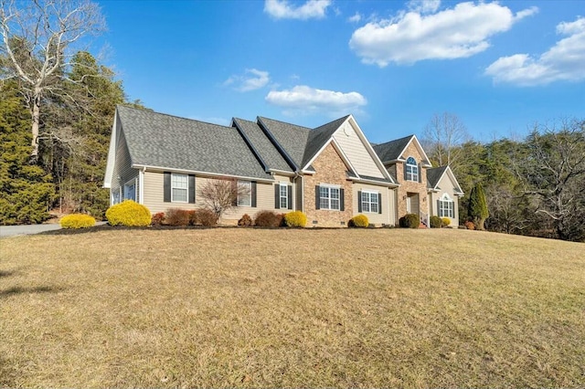 view of front of property with a front yard