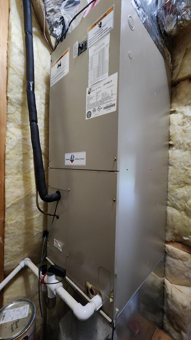 1057 Barrow Hills Dr, Huddleston, VA 24104 - utility room featuring heating unit