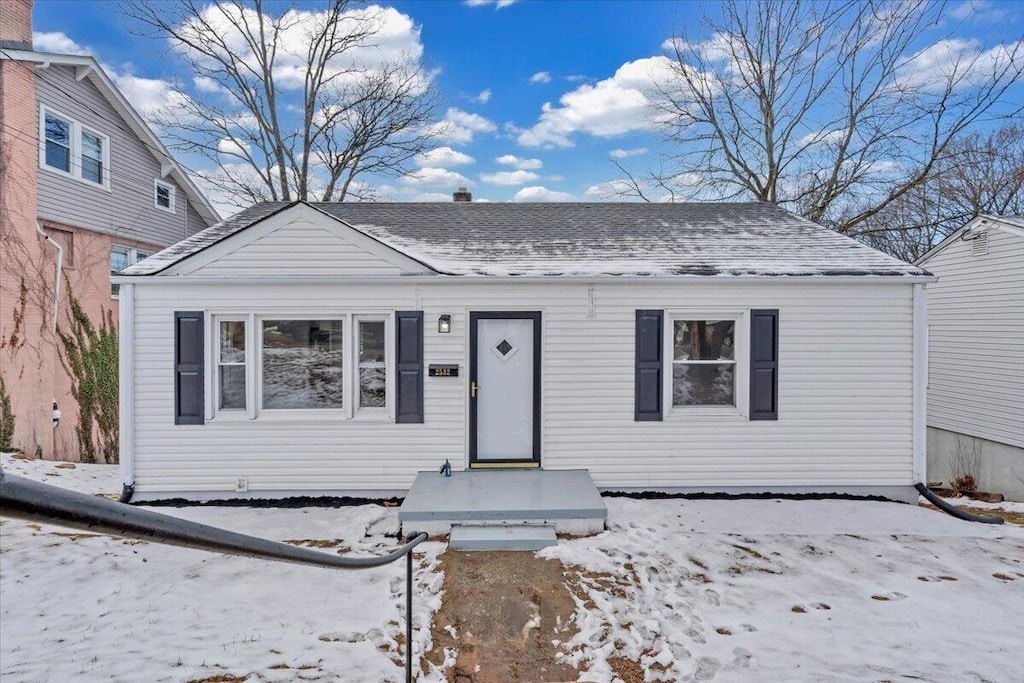 view of front of house