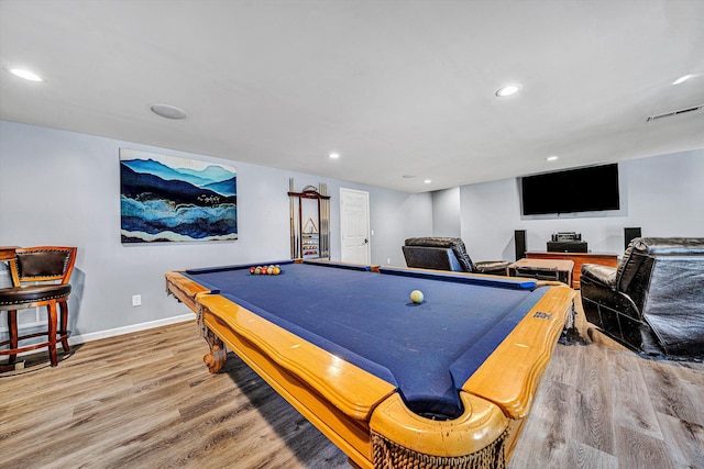 playroom featuring visible vents, baseboards, wood finished floors, and recessed lighting