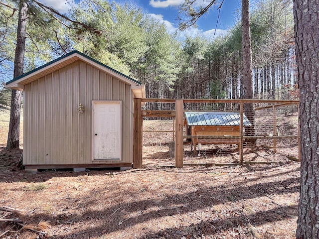 view of outdoor structure with an outdoor structure